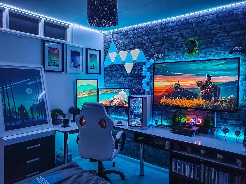 A gaming setup posted on Voltcave.com