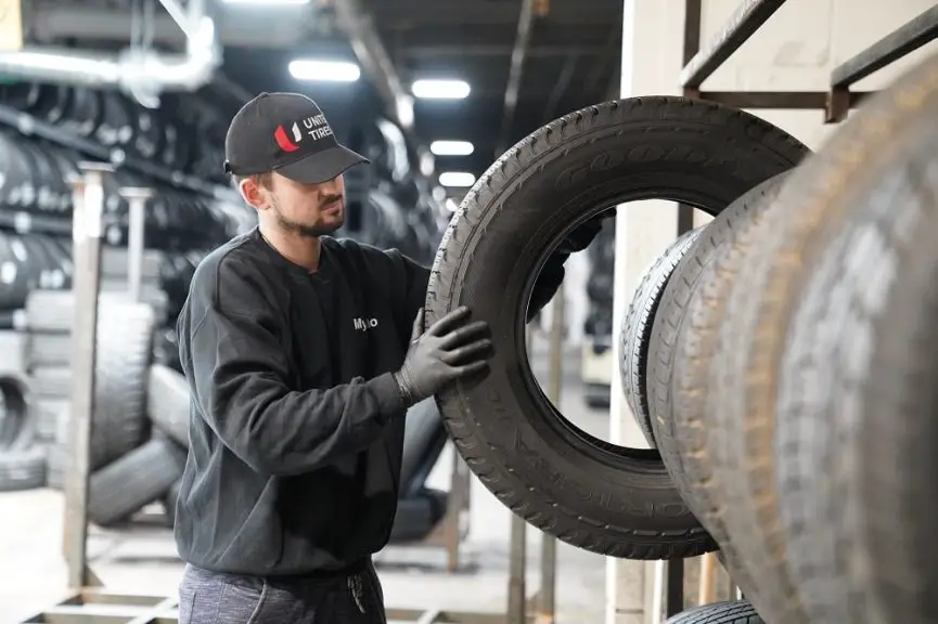 What Does An Automotive Service Manager Do (including Their Typical Day