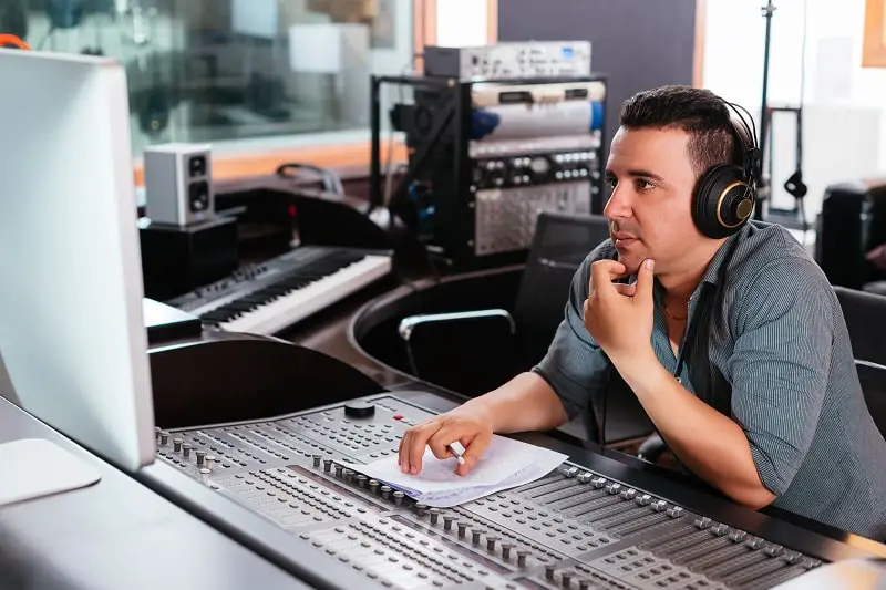 broadcast technicians career everything you need to know in one min