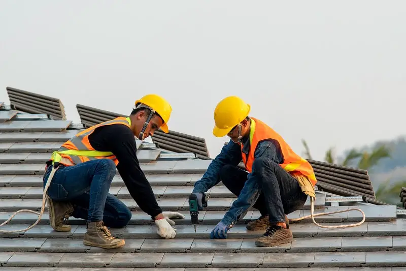 Helpers of Roofers