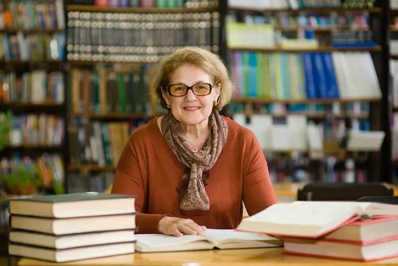 How To an Archivist (A Step by Step Guide)