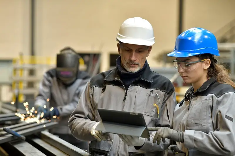 How To Become a Manufacturing Engineering Technologist (A Step by Step  Guide)